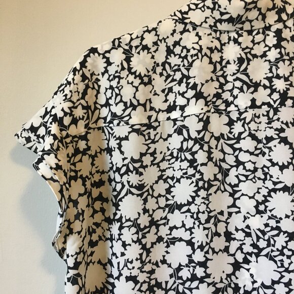 Denver Hayes B&W Floral Chiffon Flutter Sleeve Tie Hem Button Up Blouse - Picture 6 of 16